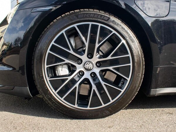Used Porsche Taycan 2022 for sale - 74900925: Photo 10