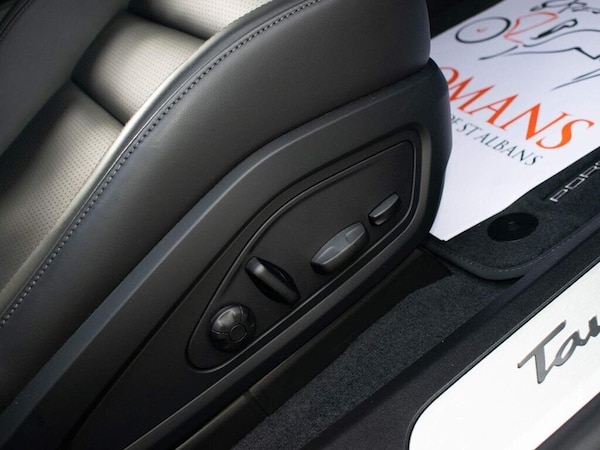 Used Porsche Taycan 2022 for sale - 74900925: Photo 28