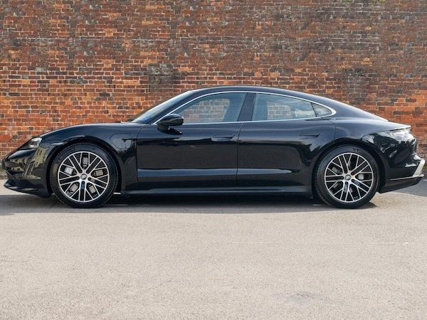 Used Porsche Taycan 2022 for sale - 74900925: Photo 2