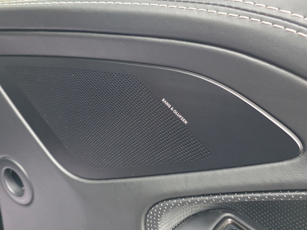 Used Aston Martin Vanquish 2018 for sale - 76454581: Photo 36