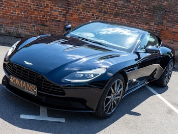 Used Aston Martin DB11 2016 for sale - 79494078: Photo
