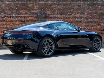 Used Aston Martin DB11 2016 for sale - 79494078: Photo