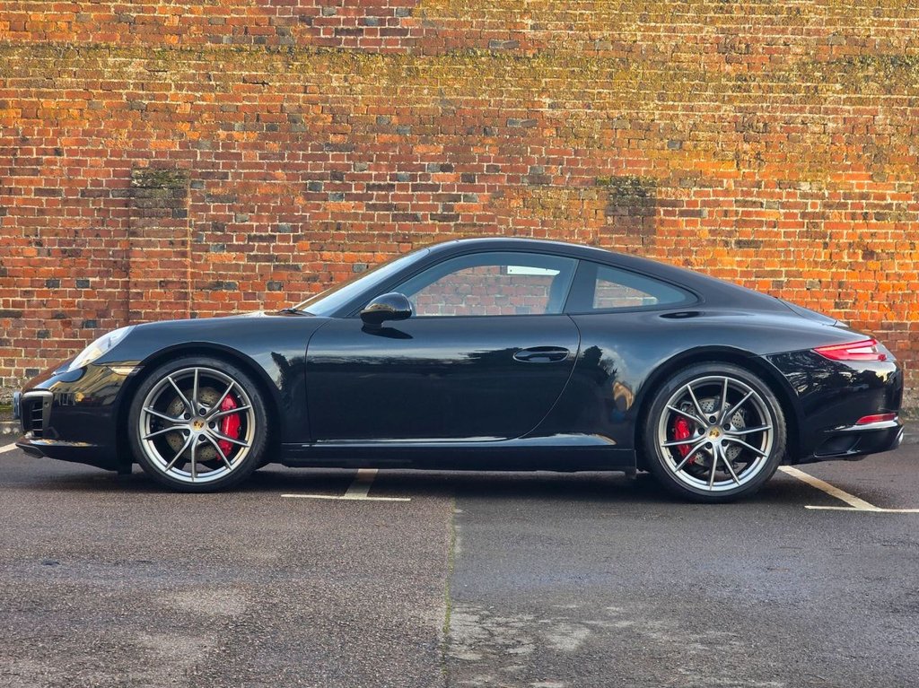 Used Porsche 911 2016 for sale - 76934620: Photo 2