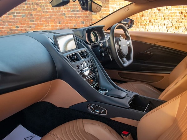 Used Aston Martin DB11 2023 for sale - 73854256: Photo 7