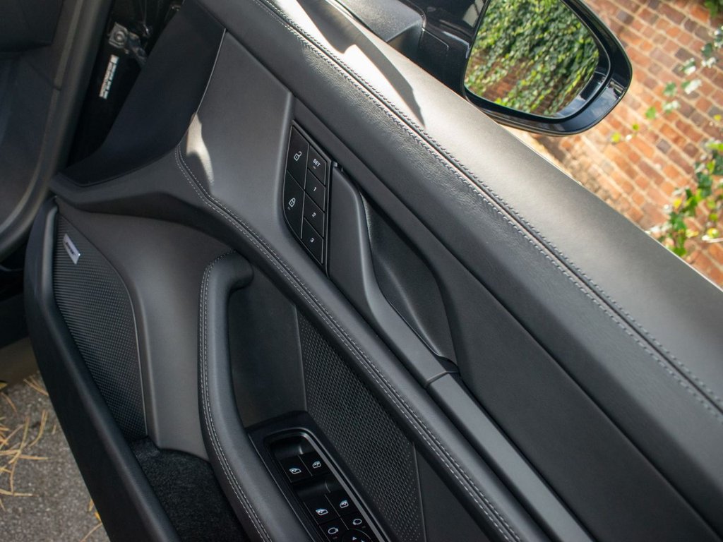 Used Porsche Taycan 2022 for sale - 78134527: Photo 27