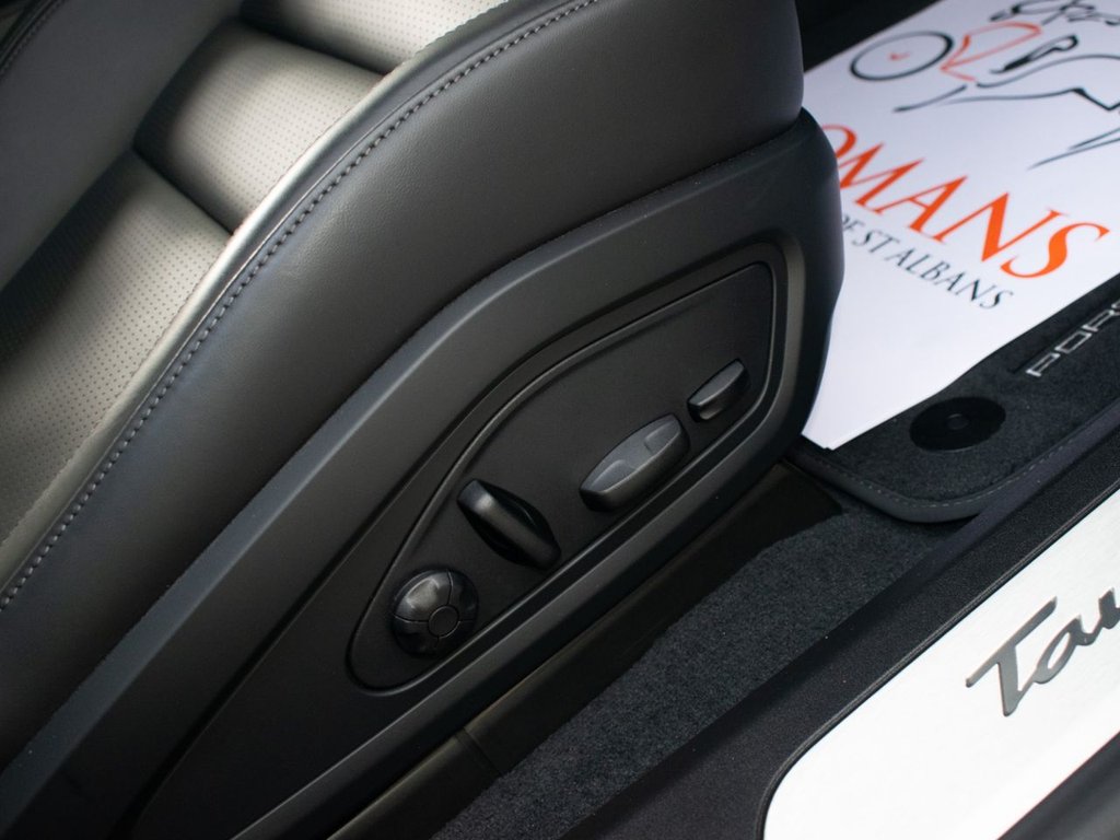 Used Porsche Taycan 2022 for sale - 78134527: Photo 28