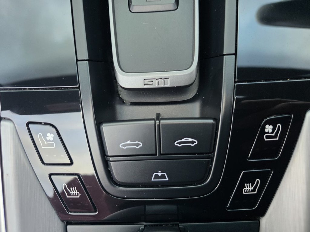 Used Porsche 911 2022 for sale - 77384250: Photo 32