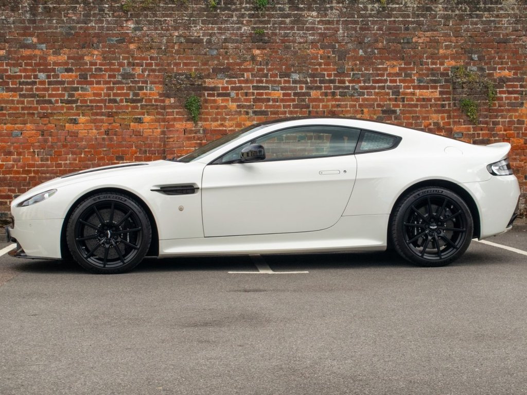 Used Aston Martin Vantage 2017 for sale - 77507895: Photo 2