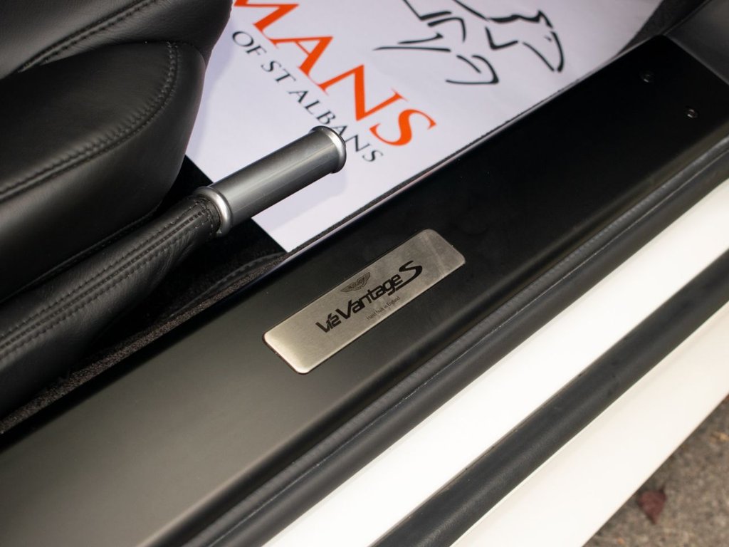 Used Aston Martin Vantage 2017 for sale - 77507895: Photo 37