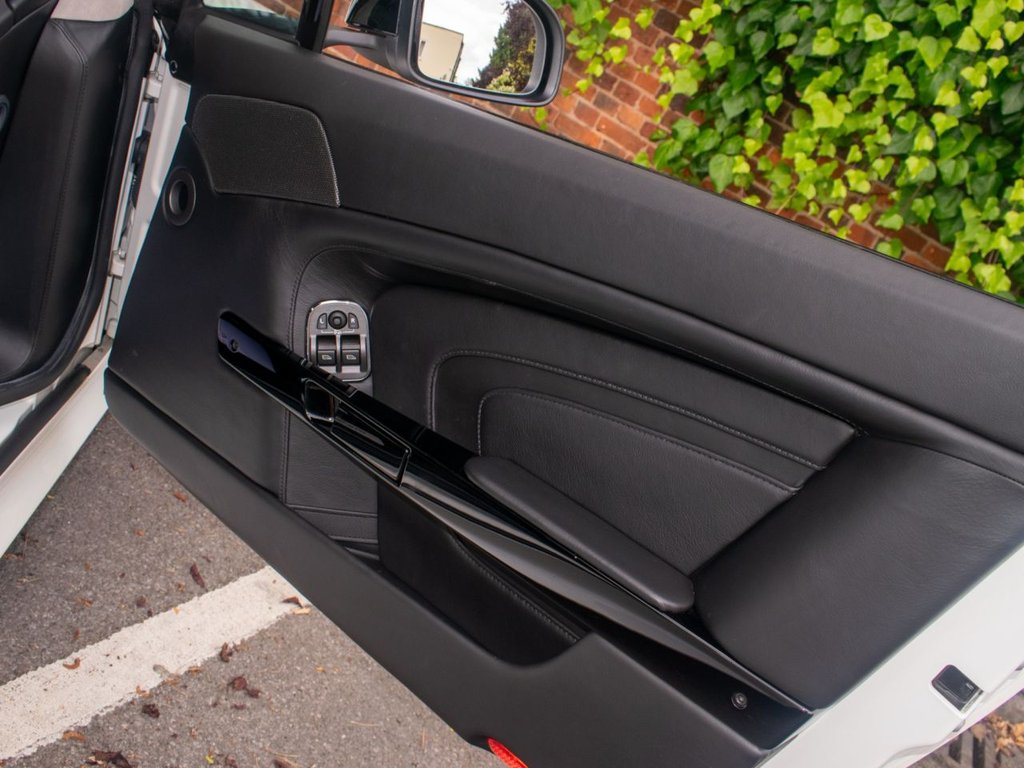 Used Aston Martin Vantage 2017 for sale - 77507895: Photo 38