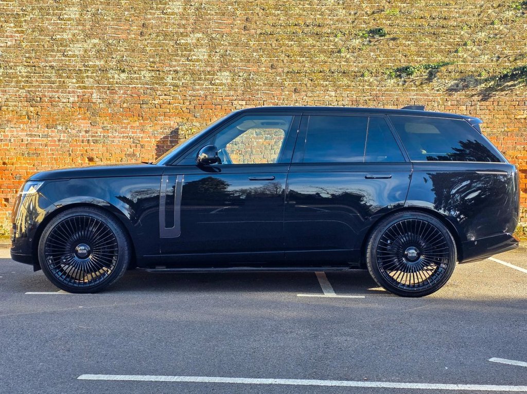 Used Land Rover Range Rover 2023 for sale - 77680869: Photo 2