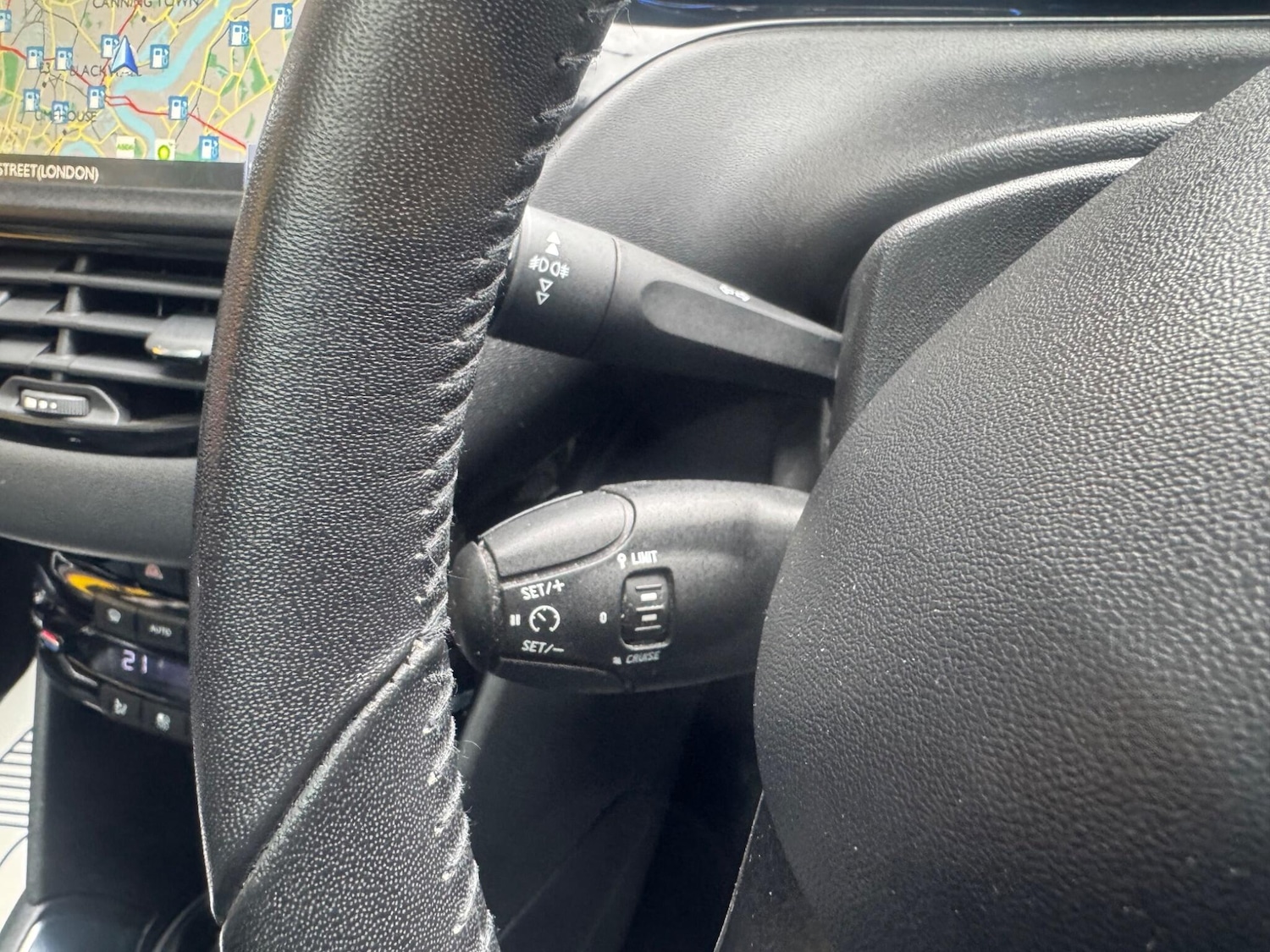 Used Peugeot 208 2015 for sale - 76585402: Photo 43