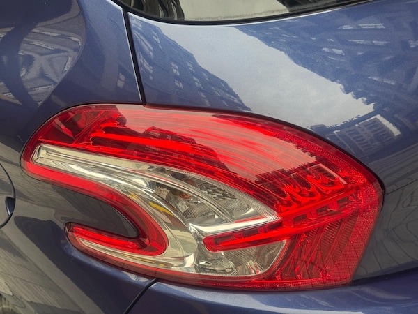 Used Peugeot 208 2015 for sale - 76325904: Photo 16