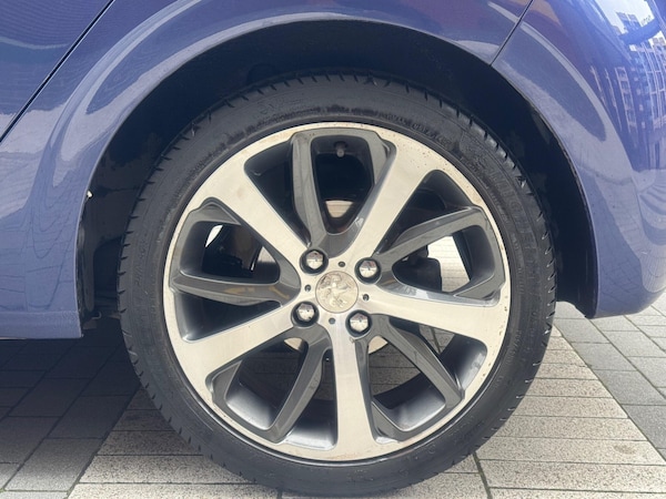 Used Peugeot 208 2015 for sale - 76325904: Photo 17