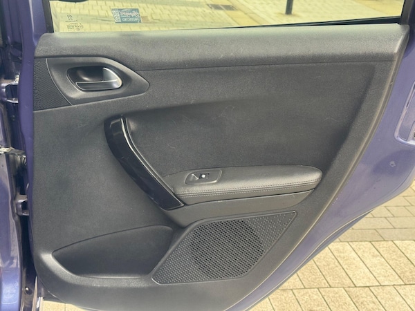 Used Peugeot 208 2015 for sale - 76325904: Photo 31