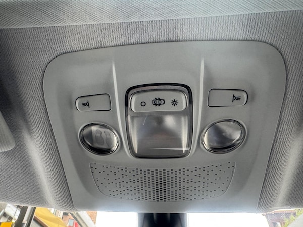 Used Peugeot 208 2015 for sale - 76325904: Photo 47