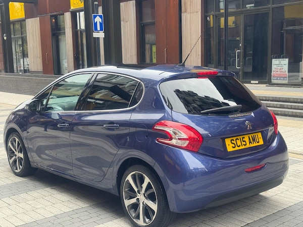 Used Peugeot 208 2015 for sale - 76325904: Photo 4