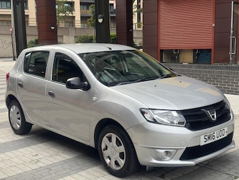Used Dacia Sandero 2016 for sale - 76153090: Photo