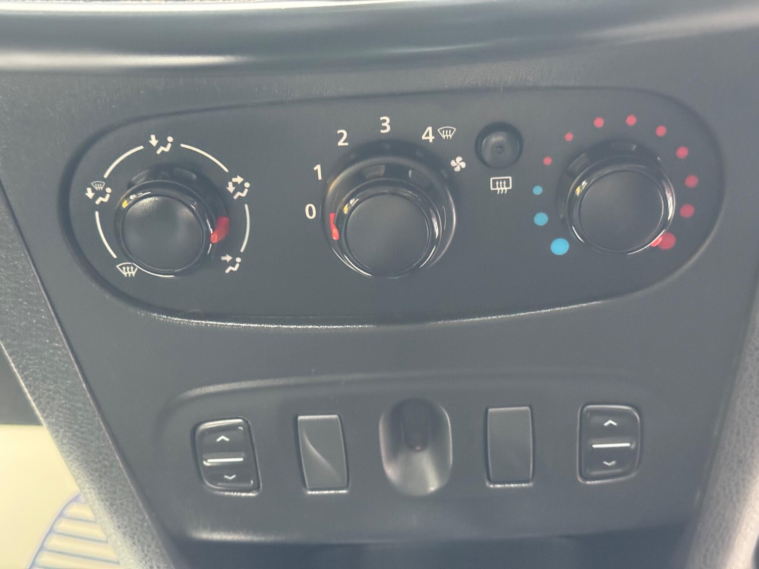 Used Dacia Sandero 2016 for sale - 76153090: Photo 30