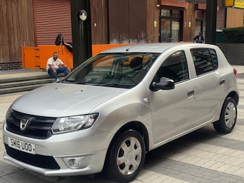 Used Dacia Sandero 2016 for sale - 76153090: Photo