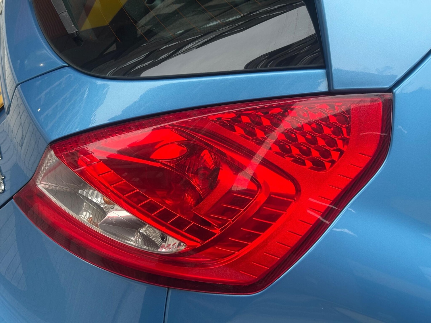 Used Ford Fiesta 2010 for sale - 76592209: Photo 12