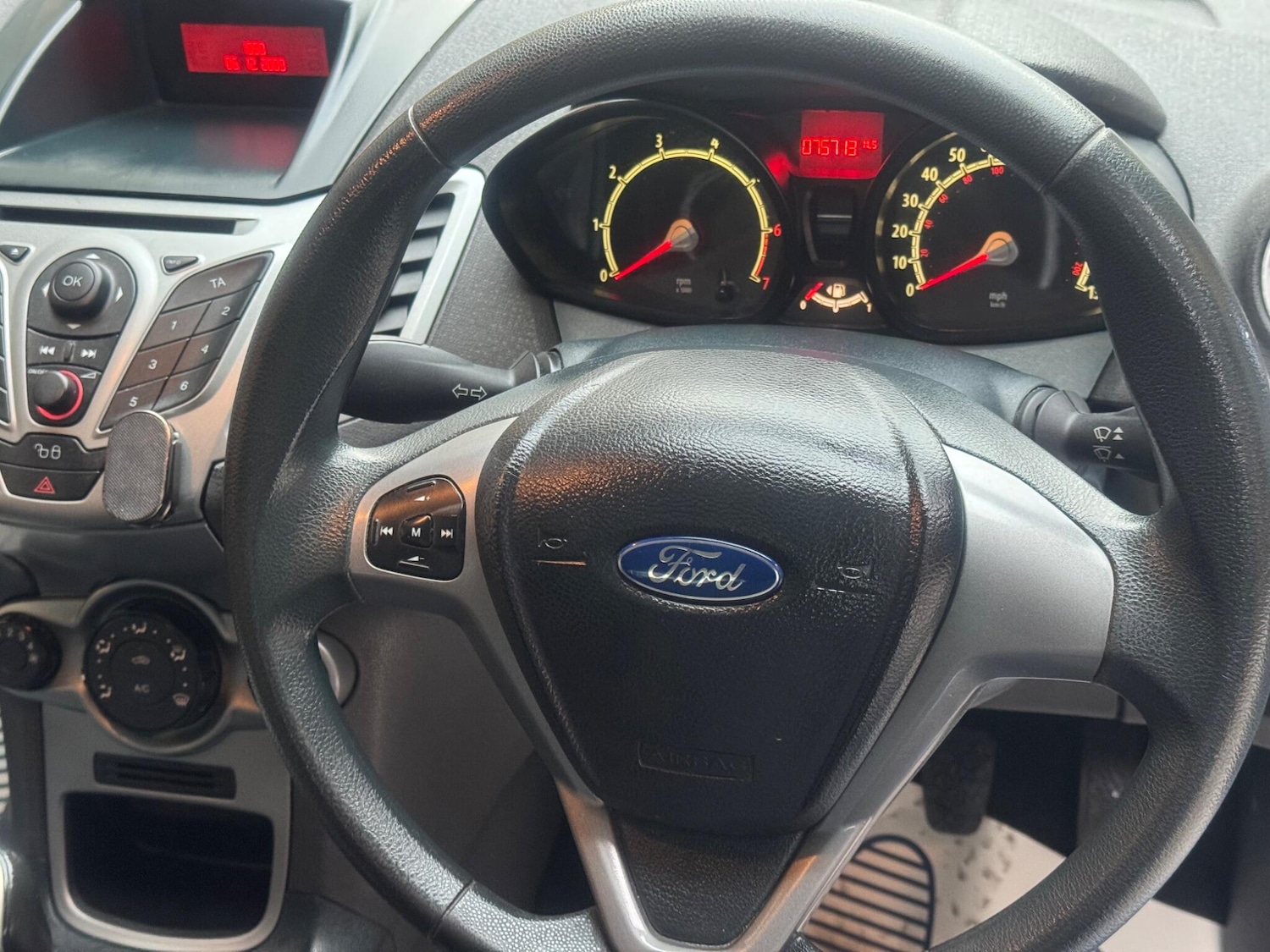 Used Ford Fiesta 2010 for sale - 76592209: Photo 30