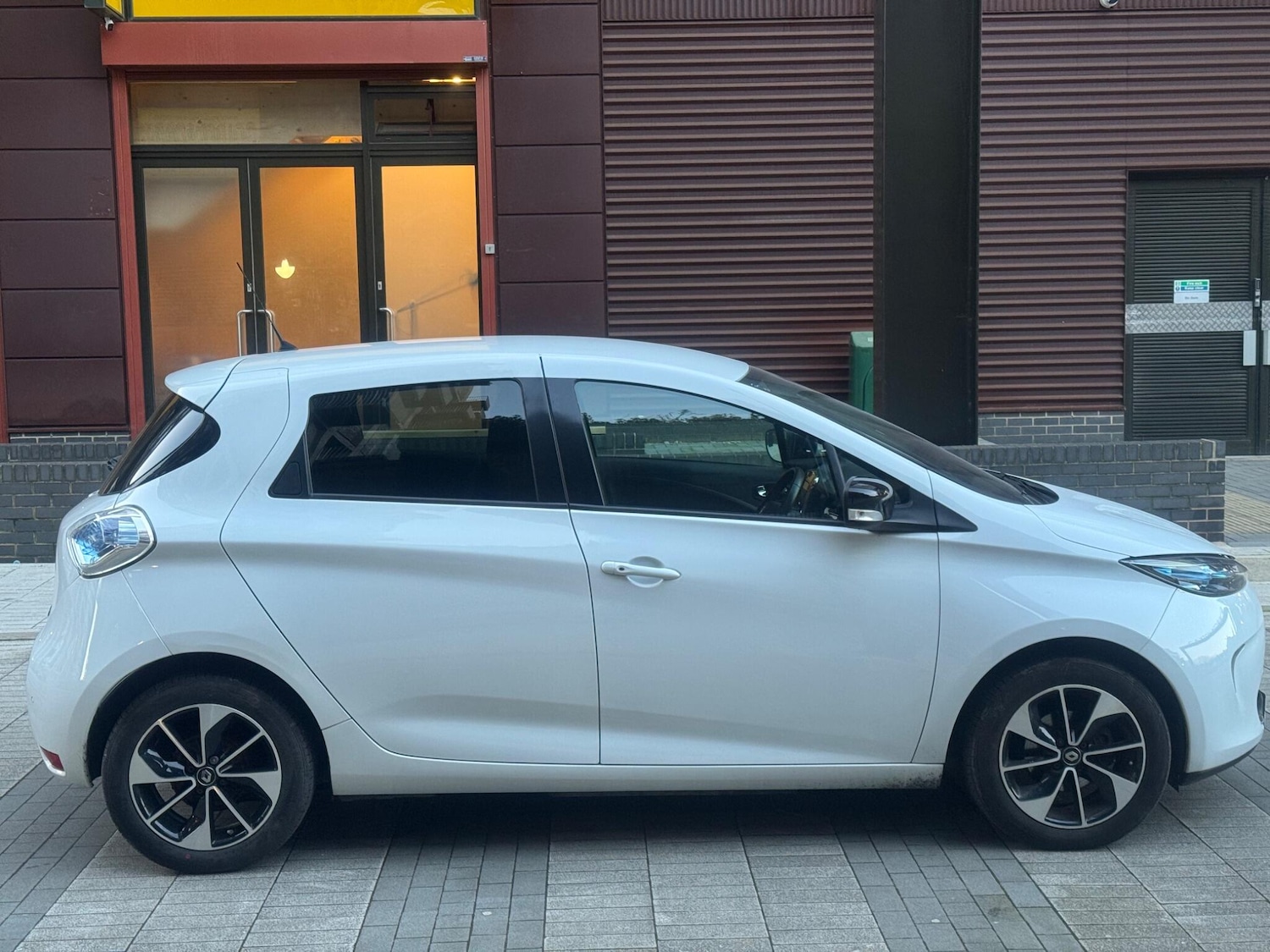 Used Renault Zoe for sale - 77957335: Photo 8