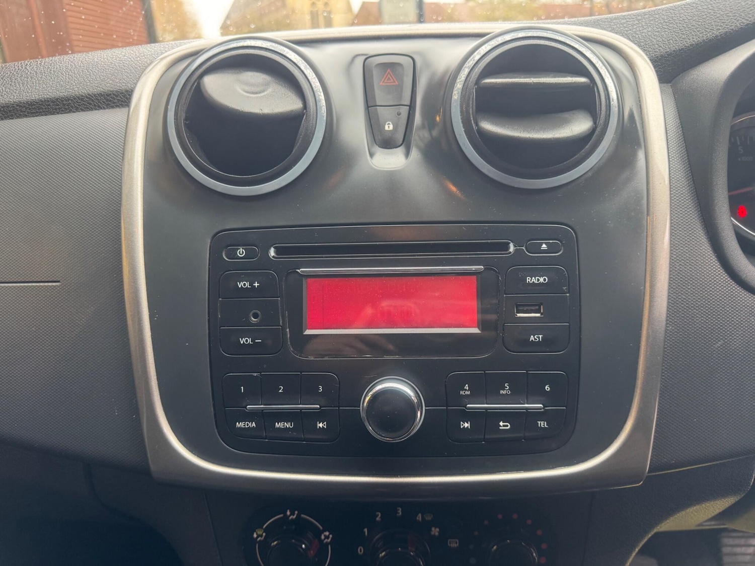 Used Dacia Logan MCV 2015 for sale - 76942713: Photo 28