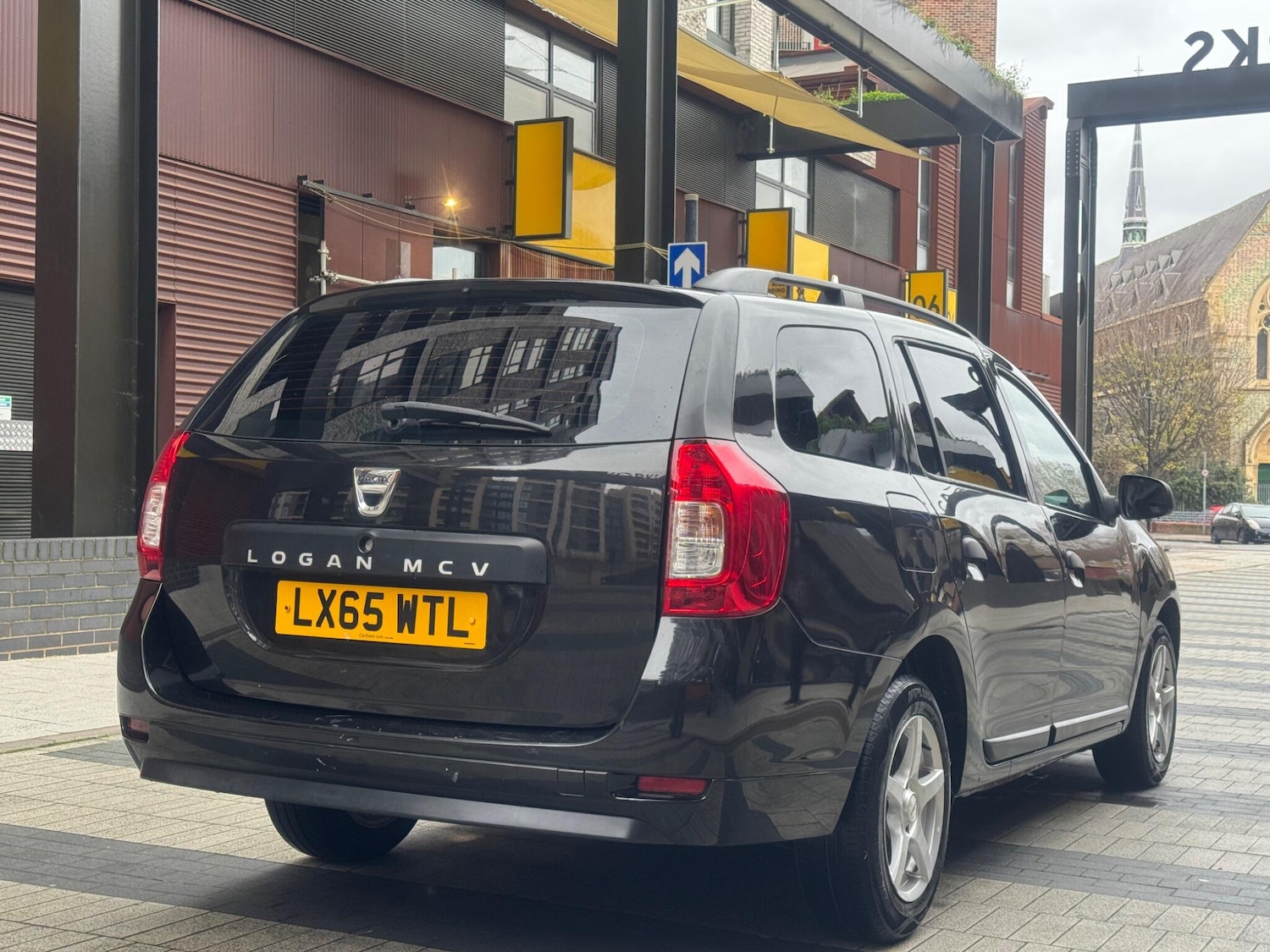 Used Dacia Logan MCV 2015 for sale - 76942713: Photo 9