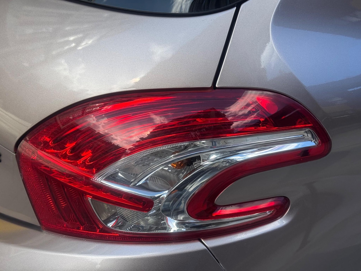 Used Peugeot 208 2013 for sale - 76498452: Photo 14