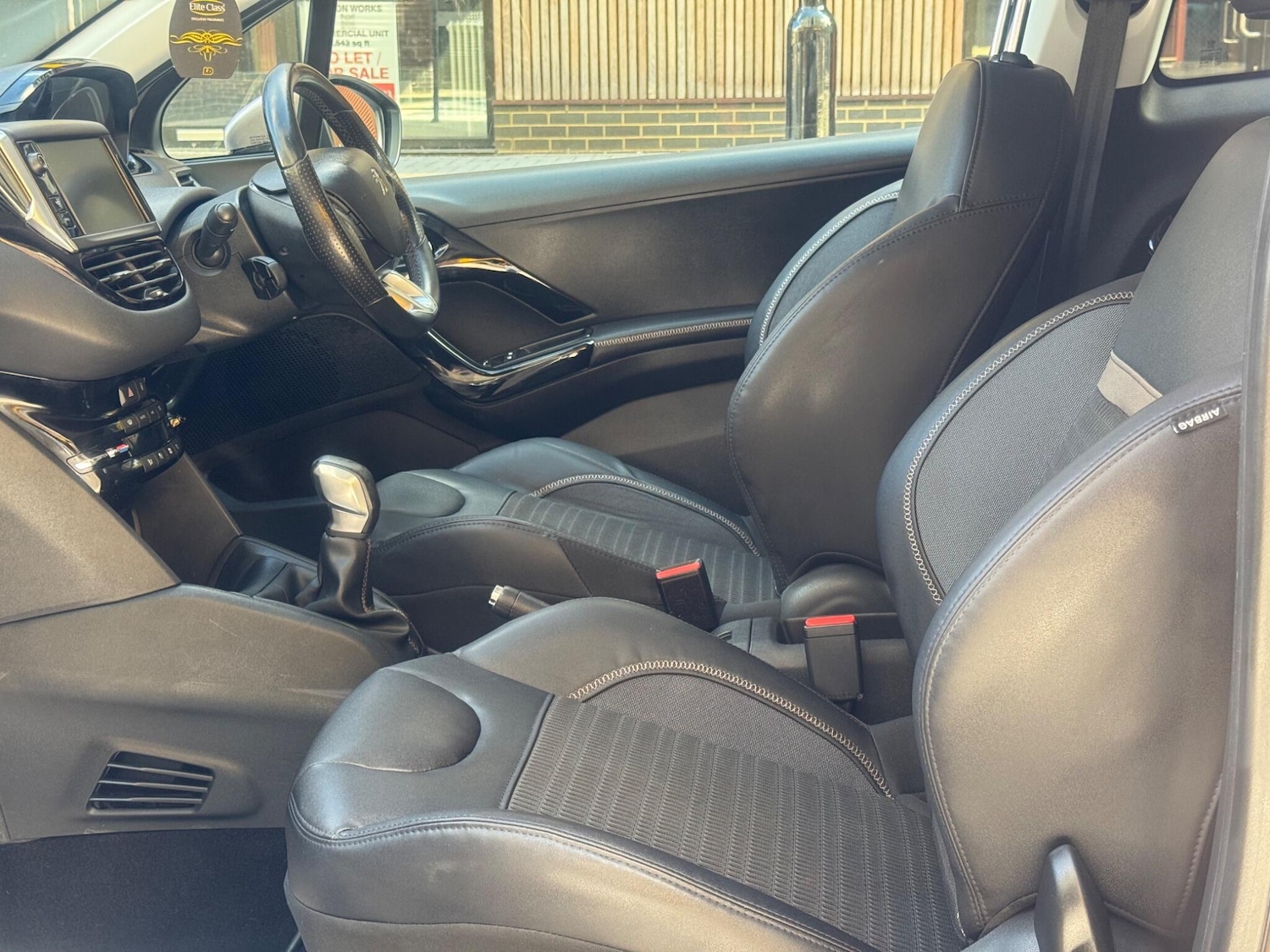 Used Peugeot 208 2013 for sale - 76498452: Photo 23