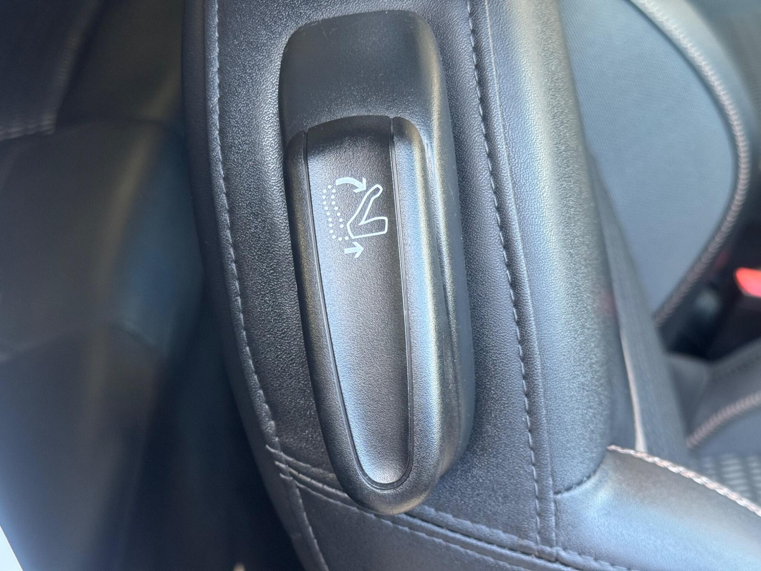 Used Peugeot 208 2013 for sale - 76498452: Photo 29