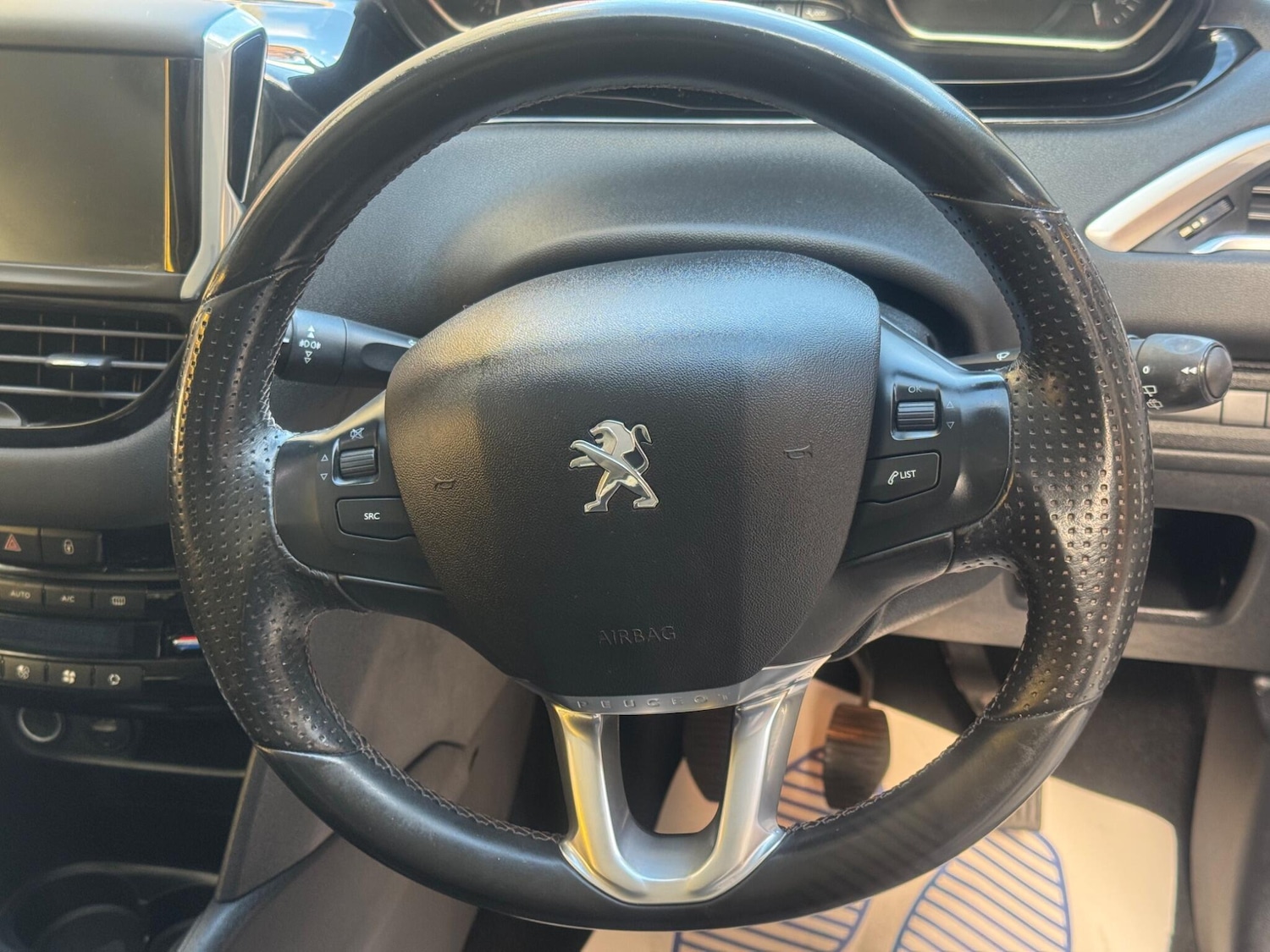 Used Peugeot 208 2013 for sale - 76498452: Photo 33