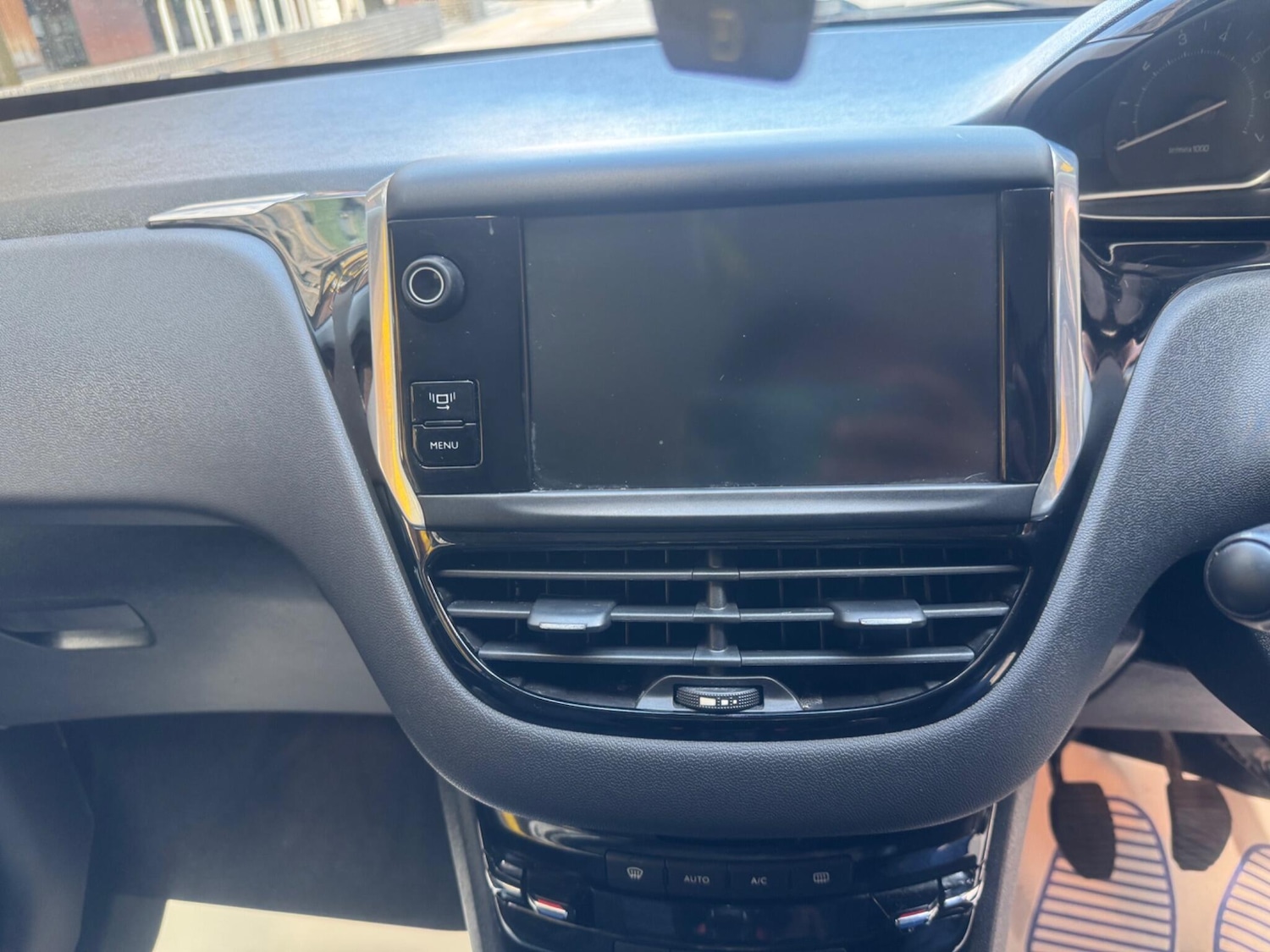 Used Peugeot 208 2013 for sale - 76498452: Photo 37