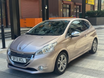 Used Peugeot 208 2013 for sale - 76498452: Photo
