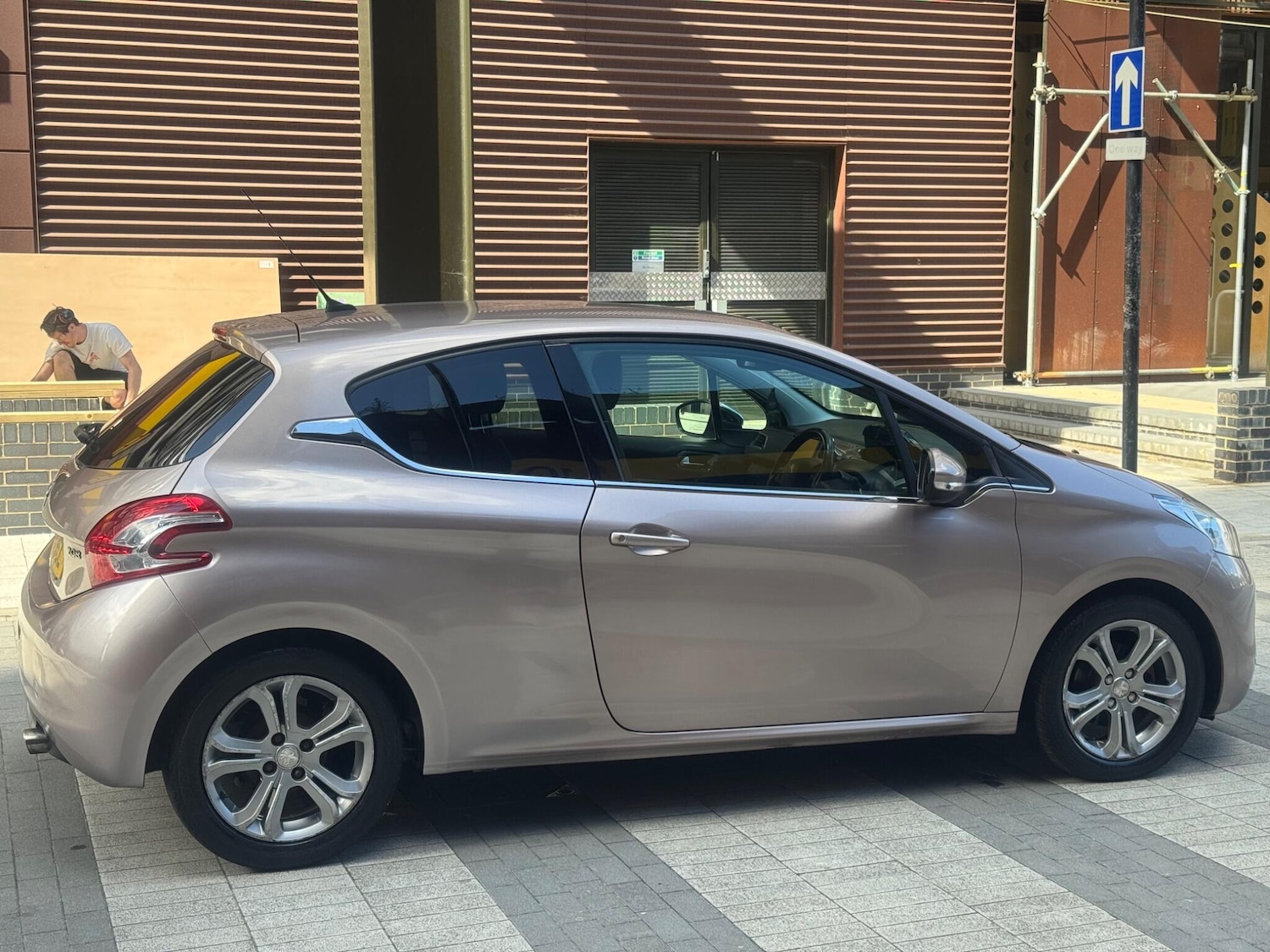 Used Peugeot 208 2013 for sale - 76498452: Photo 9