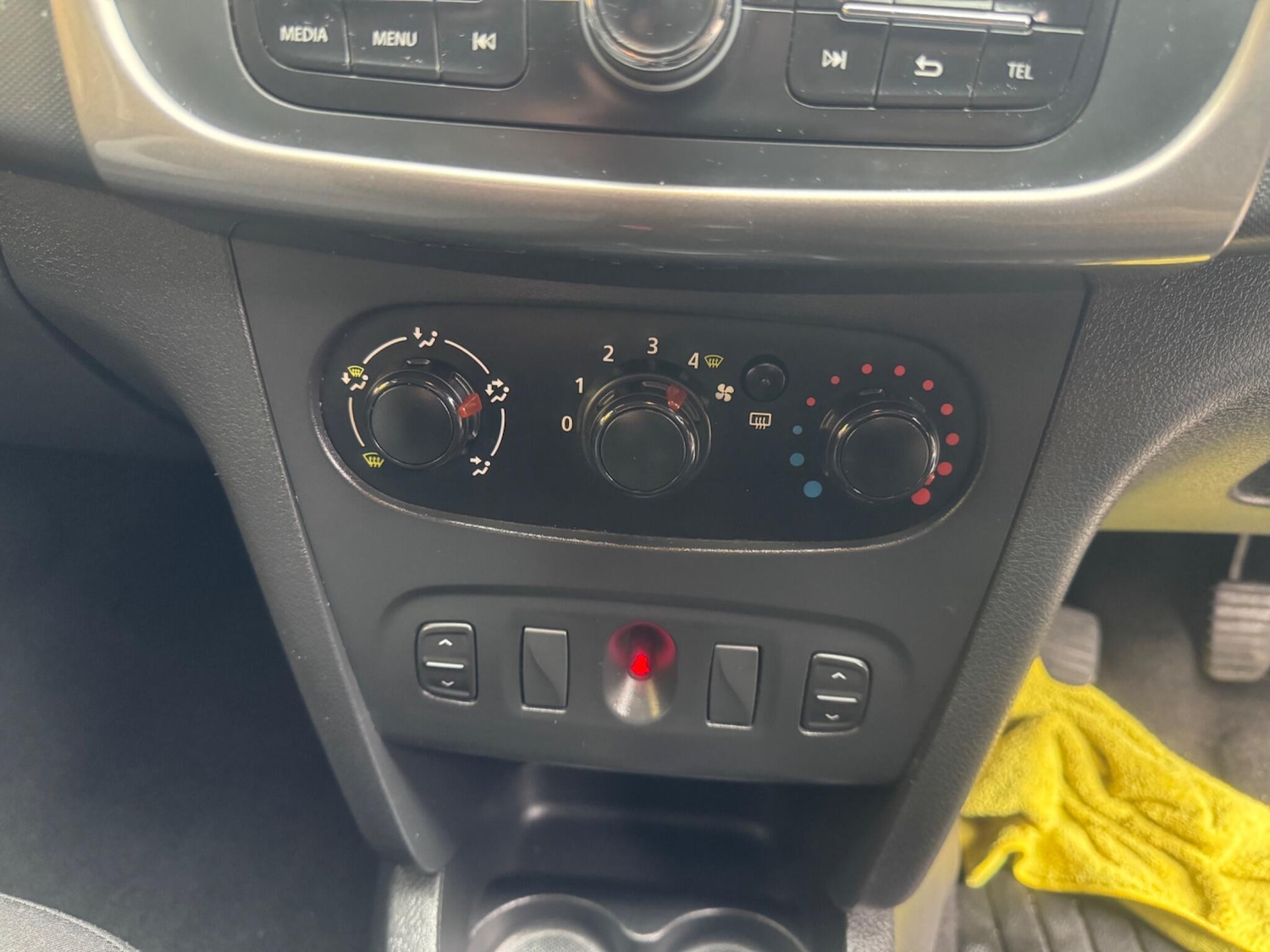 Used Dacia Logan MCV 2015 for sale - 76667141: Photo 18