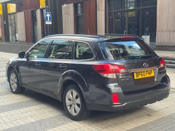 Used Subaru Outback 2010 for sale - 76671712: Photo