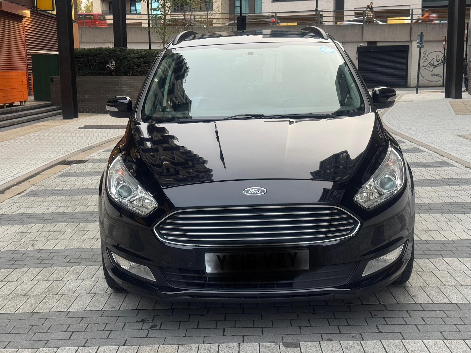 Used Ford Galaxy 2018 for sale - 76781450: Photo 2