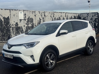 Used Toyota RAV4 2017 for sale - 76832544: Photo
