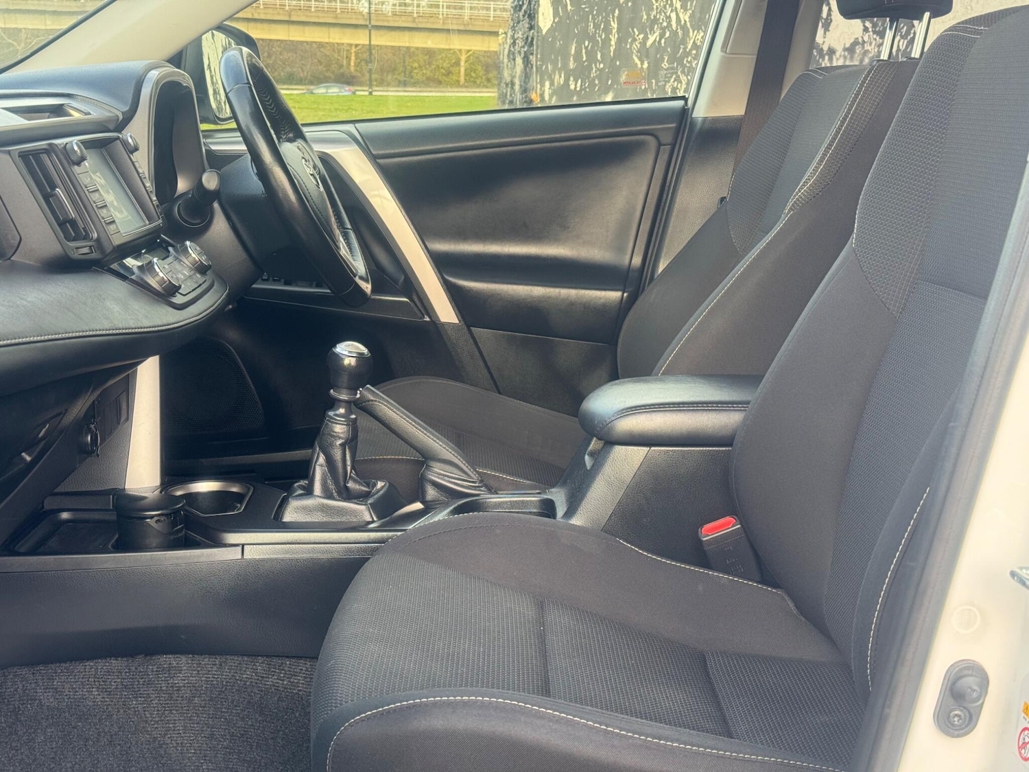 Used Toyota RAV4 2017 for sale - 76832544: Photo 40