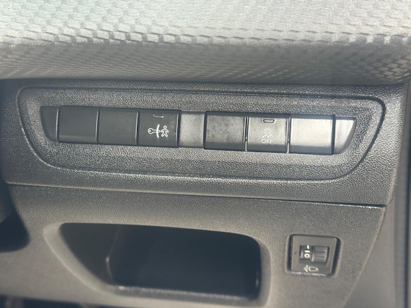 Used Peugeot 208 2016 for sale - 75645755: Photo 31