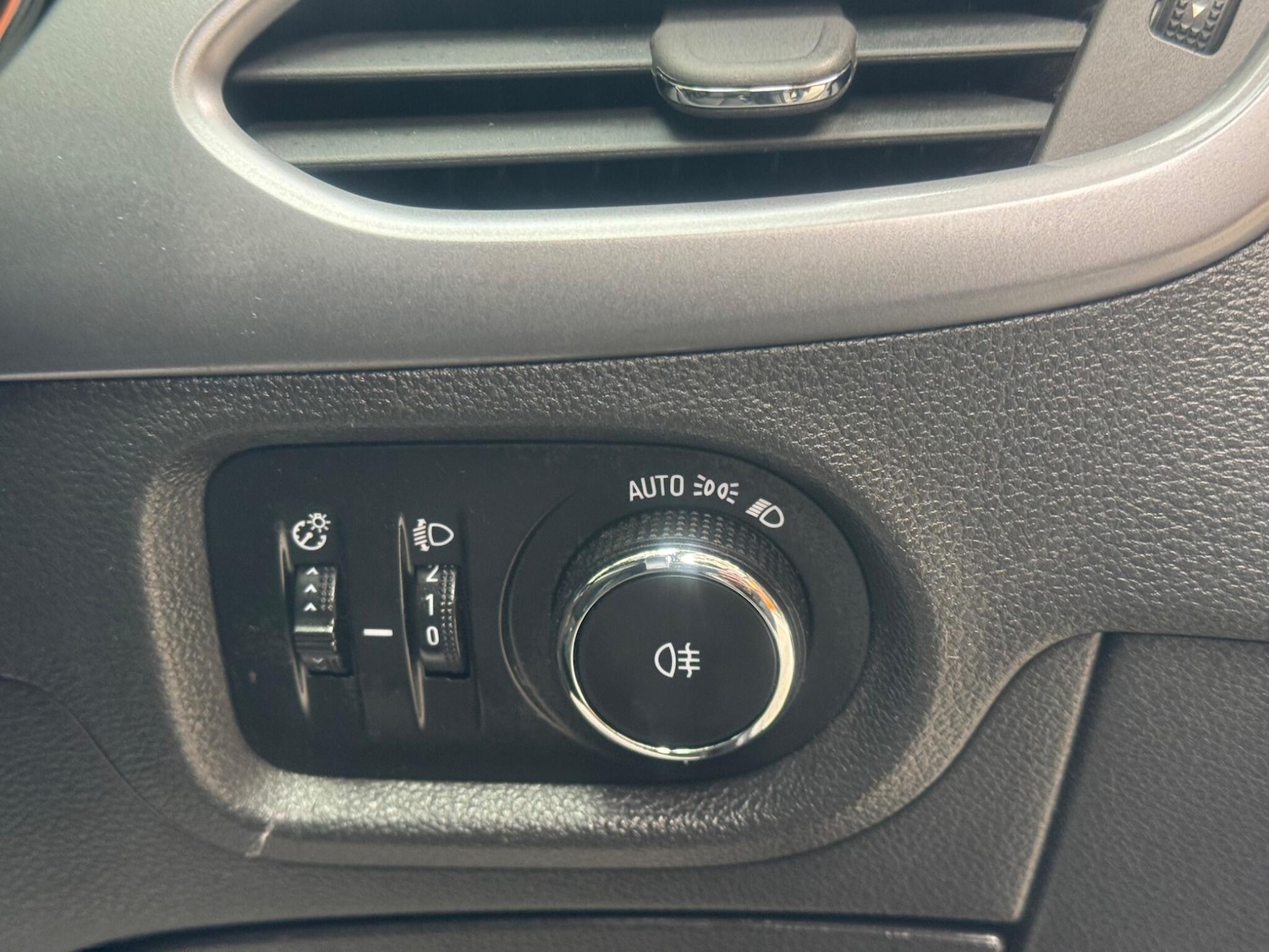 Used Vauxhall Astra 2017 for sale - 76633891: Photo 15