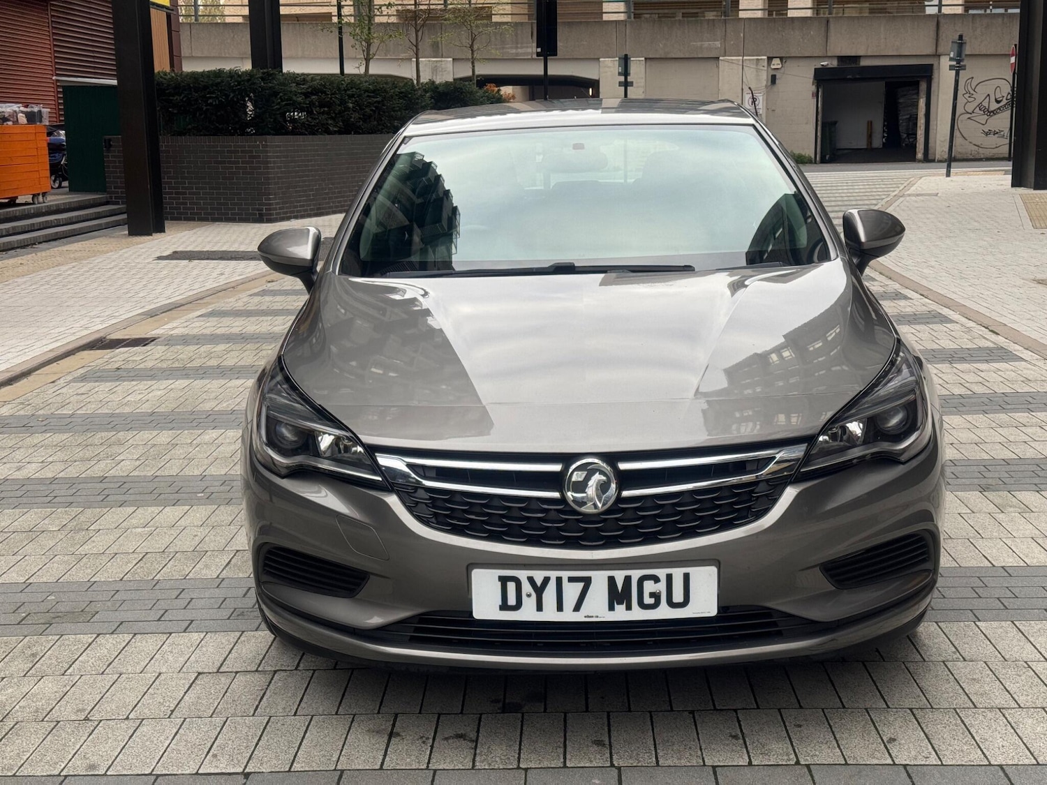 Used Vauxhall Astra 2017 for sale - 76633891: Photo 2