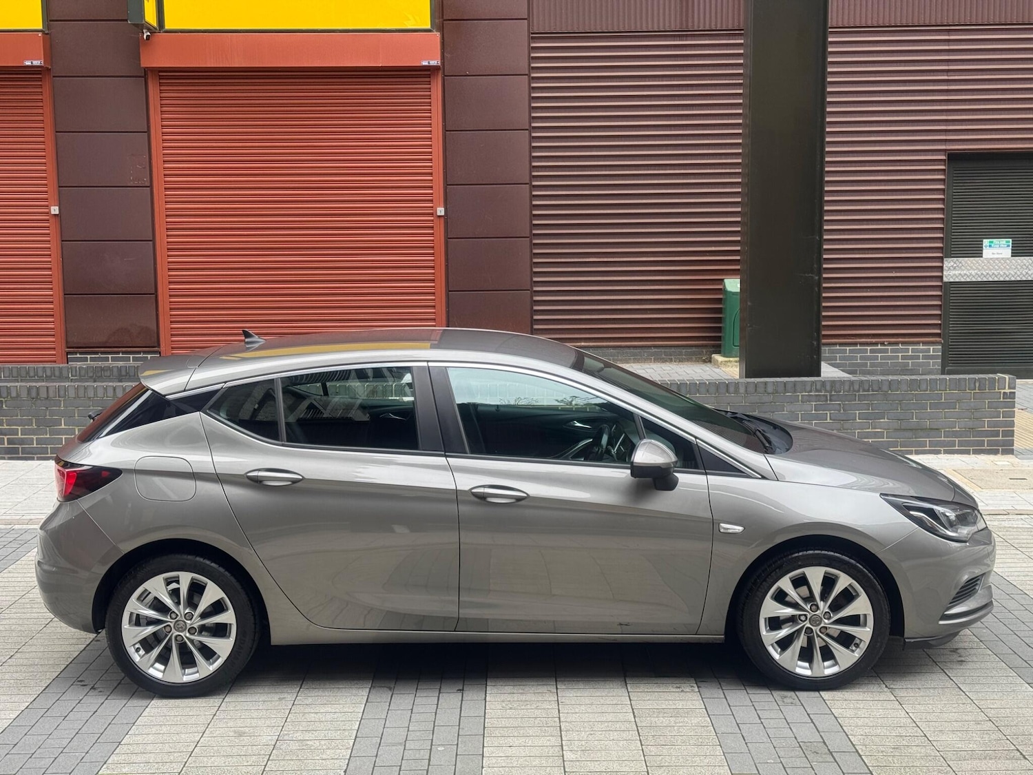 Used Vauxhall Astra 2017 for sale - 76633891: Photo 8