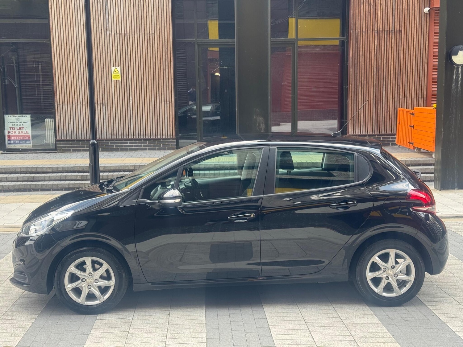 Used Peugeot 208 2016 for sale - 76472091: Photo 4