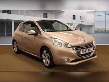 Used Peugeot 208 2013 for sale - 75677493: Photo