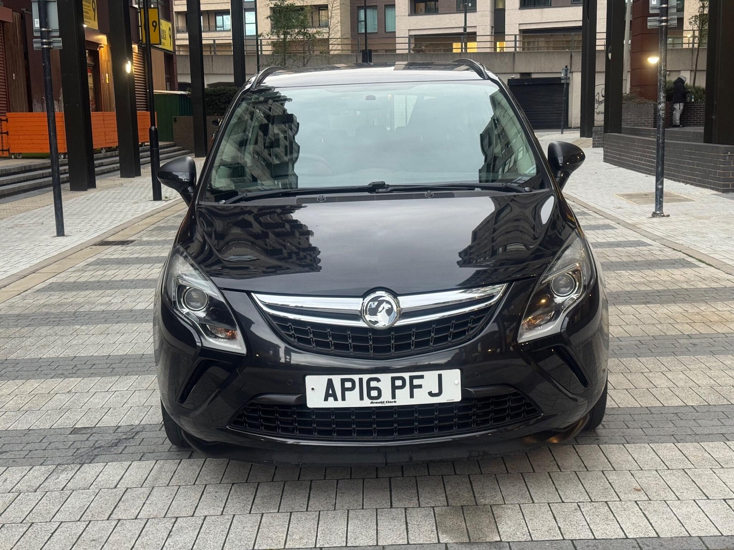 Used Vauxhall Zafira Tourer 2016 for sale - 76360717: Photo 2