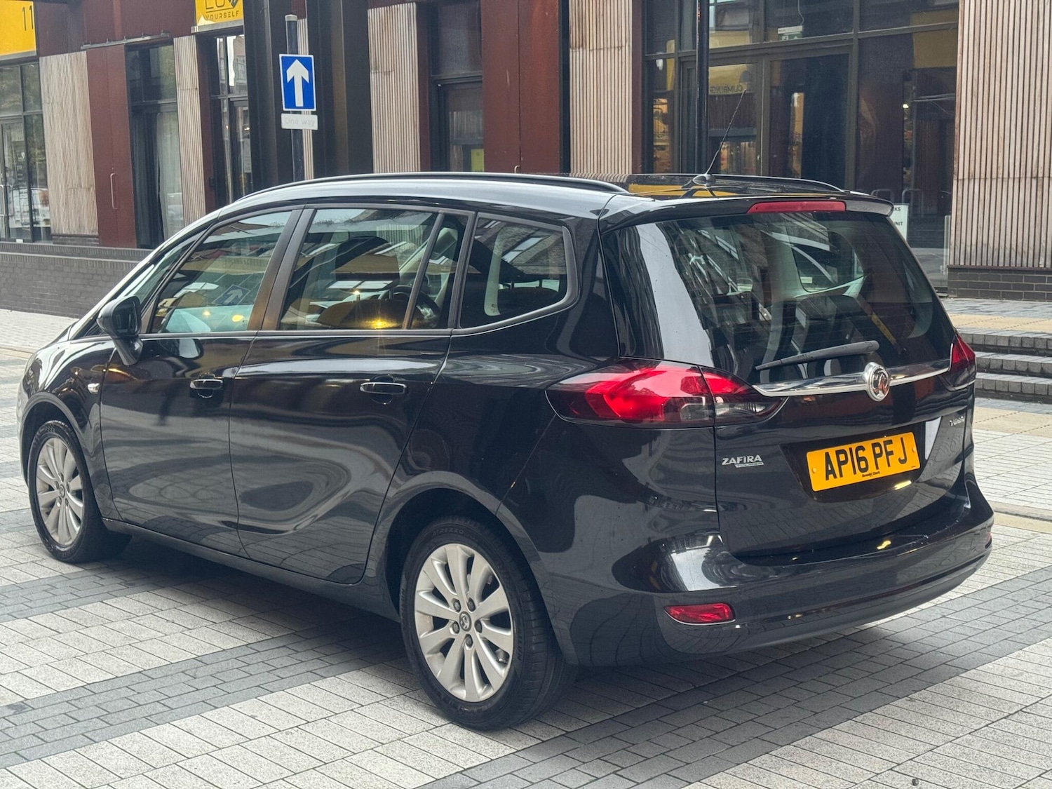 Used Vauxhall Zafira Tourer 2016 for sale - 76360717: Photo 4