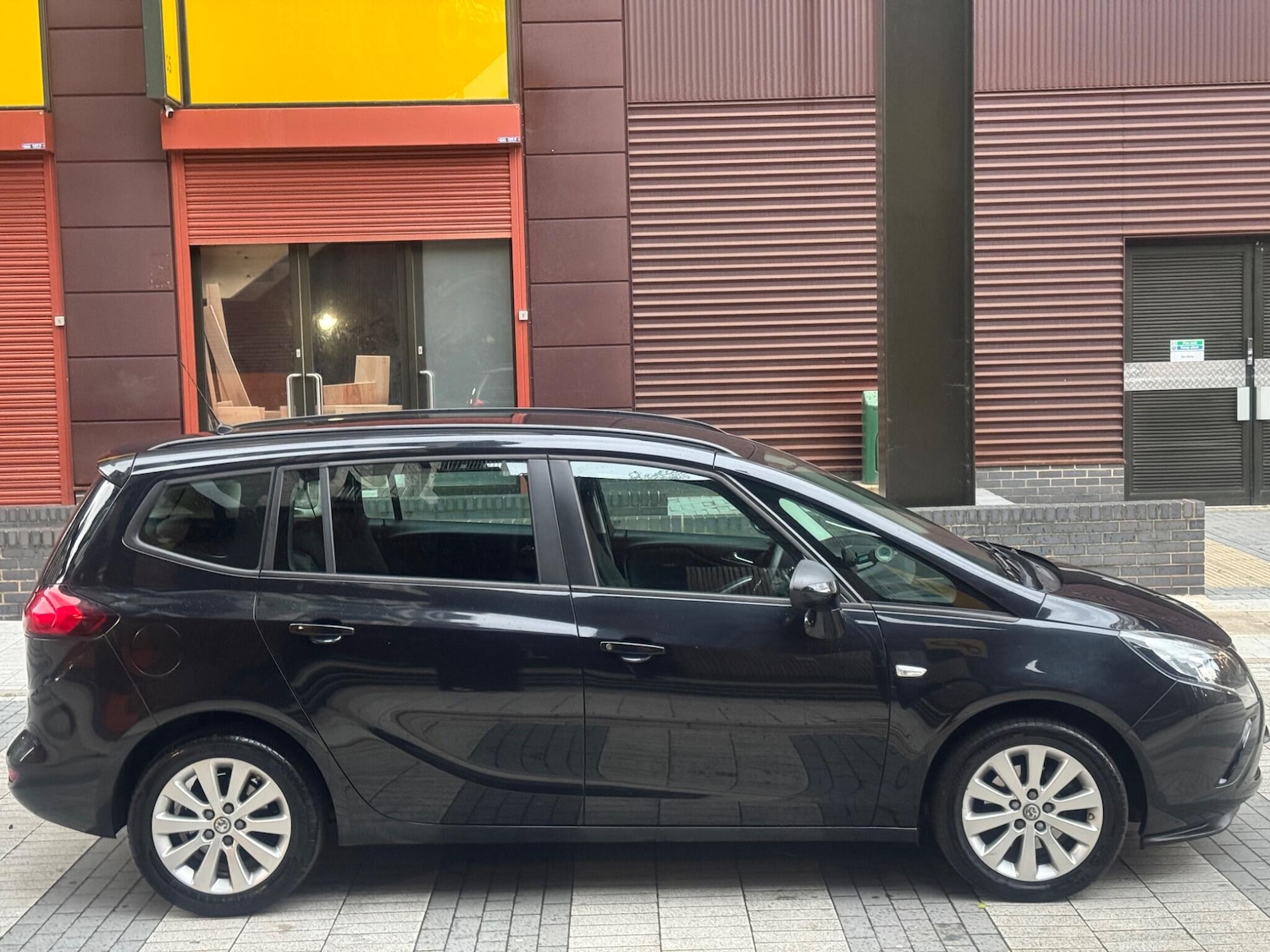 Used Vauxhall Zafira Tourer 2016 for sale - 76360717: Photo 9